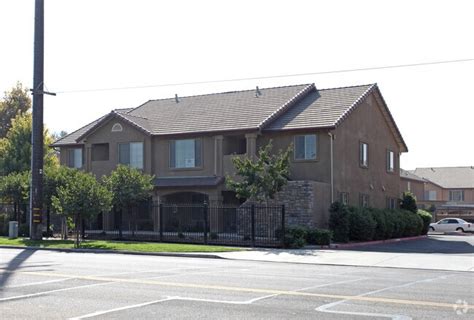 Great neighborhood in newer builds (2018) and close to Target, Lowes, Walmart, Kaweah Medical Center and much more Near W Ferguson Avenue and N Giddings Street. . Craigslist visalia rooms for rent